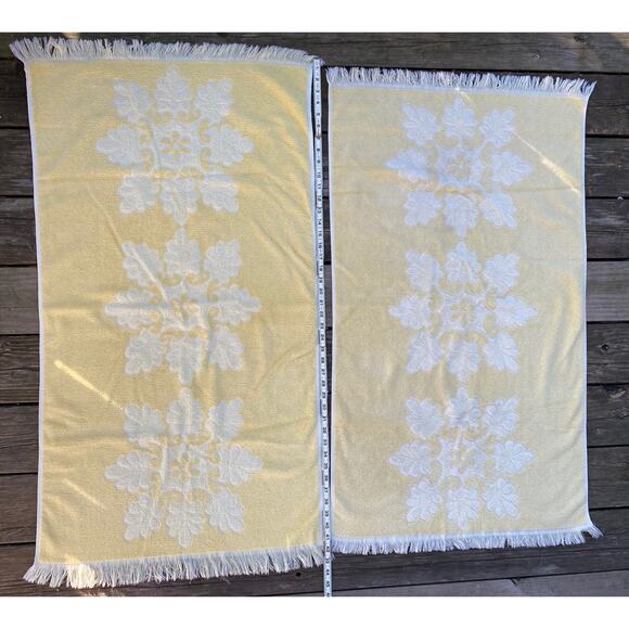 Canon Royal Family Vintage 1970s yellow bath towels - Picture 2 of 16